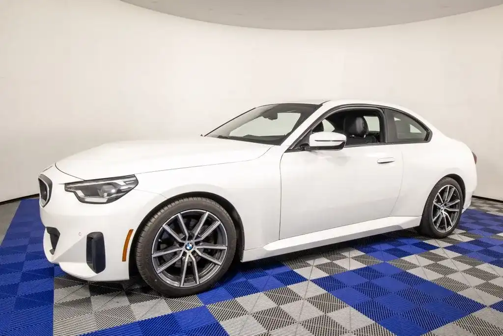 2023 BMW 2 Series 230i Coupe's photo