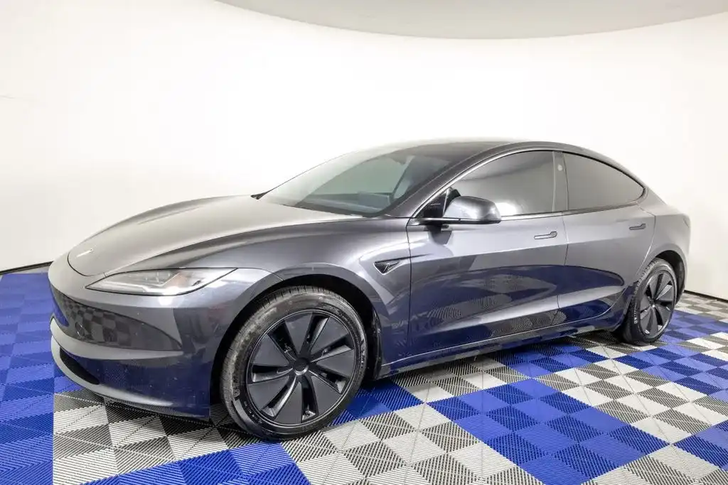 2025 Tesla Model 3 Long Range's photo