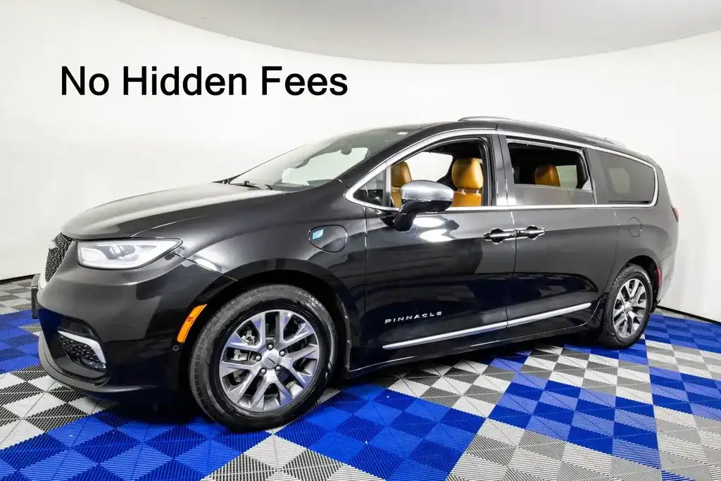 2021 Chrysler Pacifica Hybrid Pinnacle Hybrid's photo