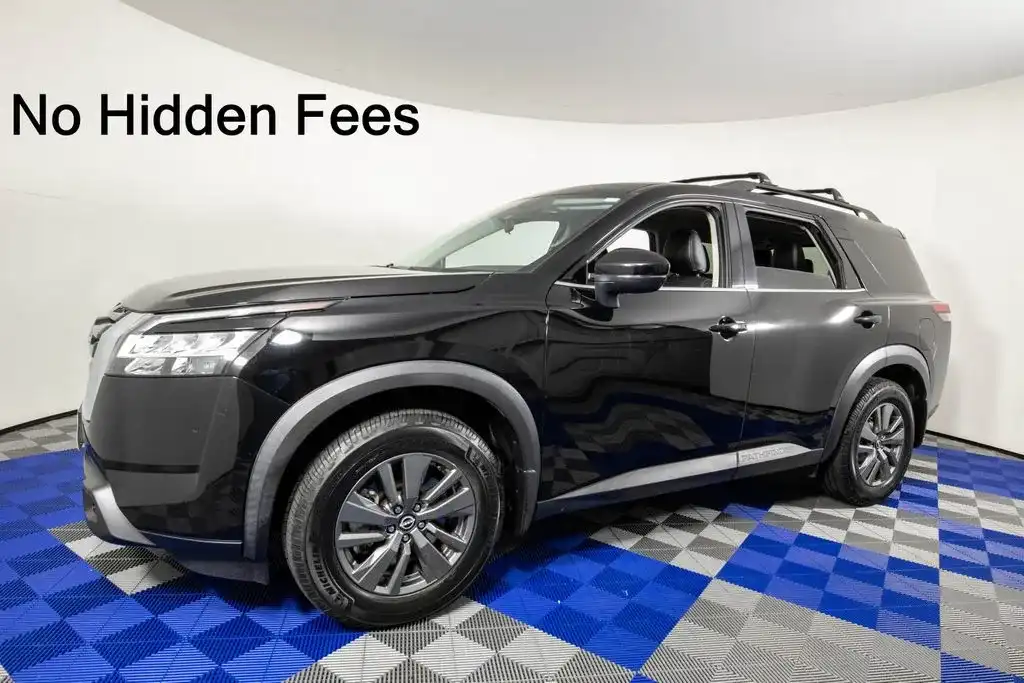2022 Nissan Pathfinder SV 2WD's photo