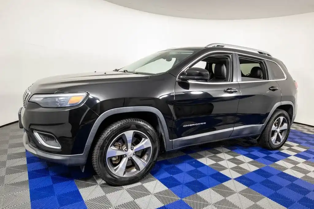 2019 Jeep Cherokee Limited's photo