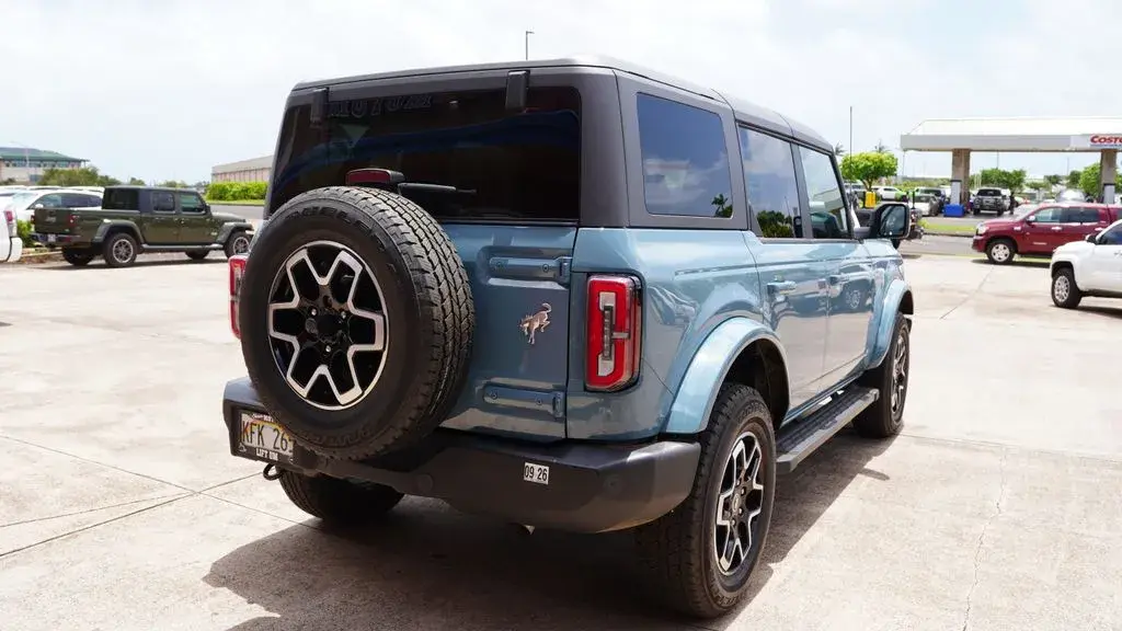 2023 Ford Bronco Outer Banks 4x4 photo 4