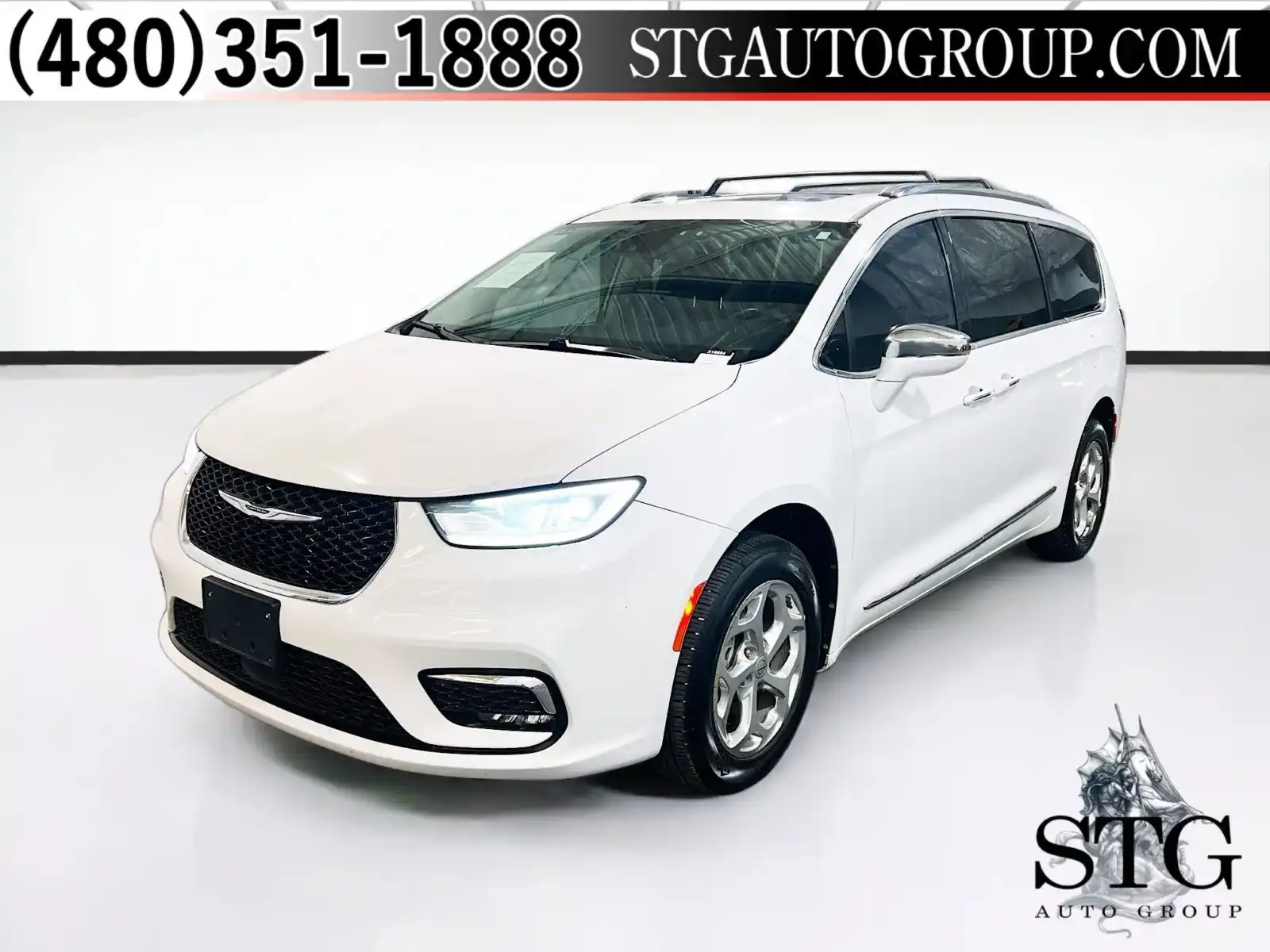 2021 Chrysler Pacifica Limited's photo