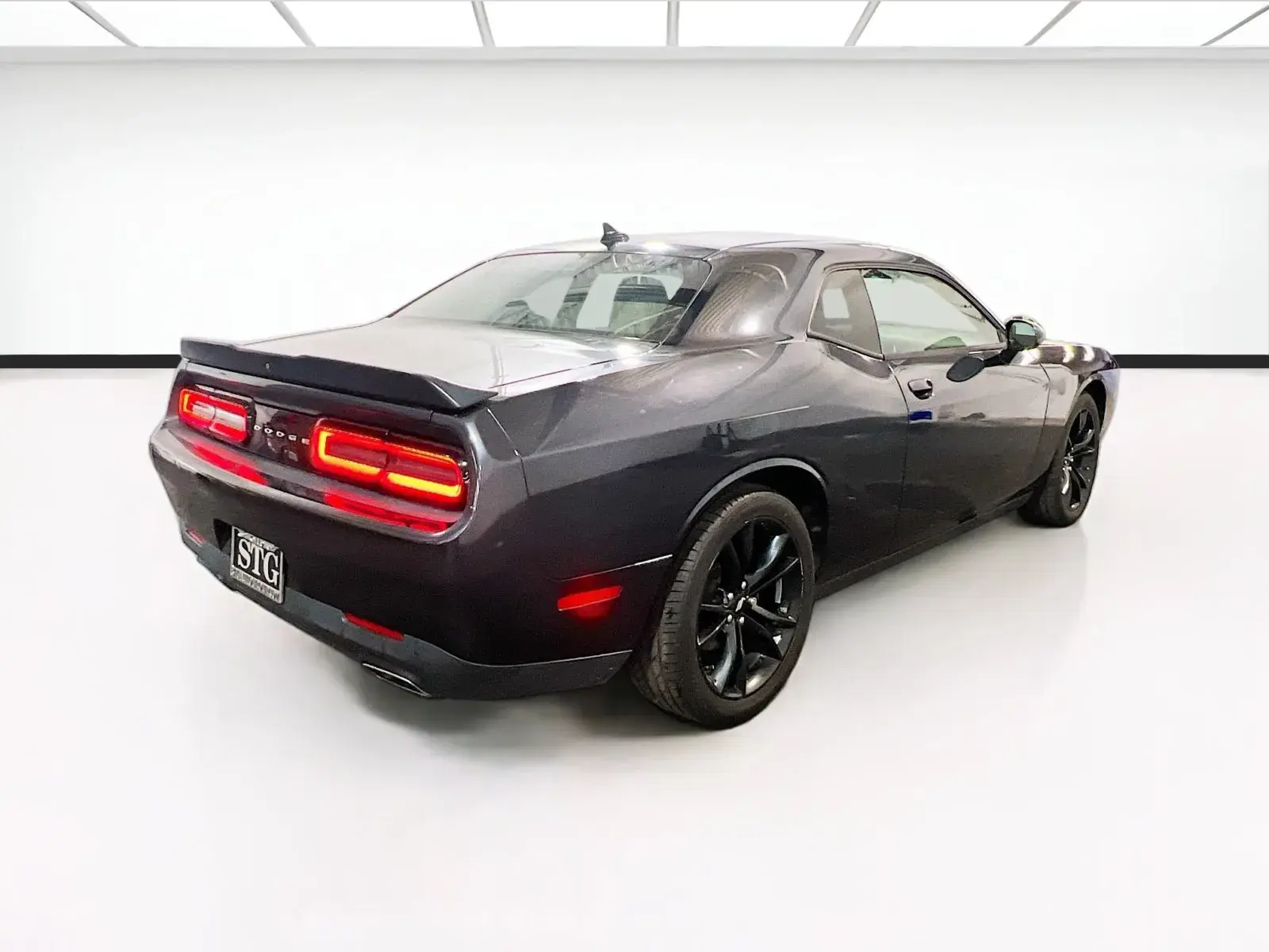 2018 Dodge Challenger SXT Plus photo 4