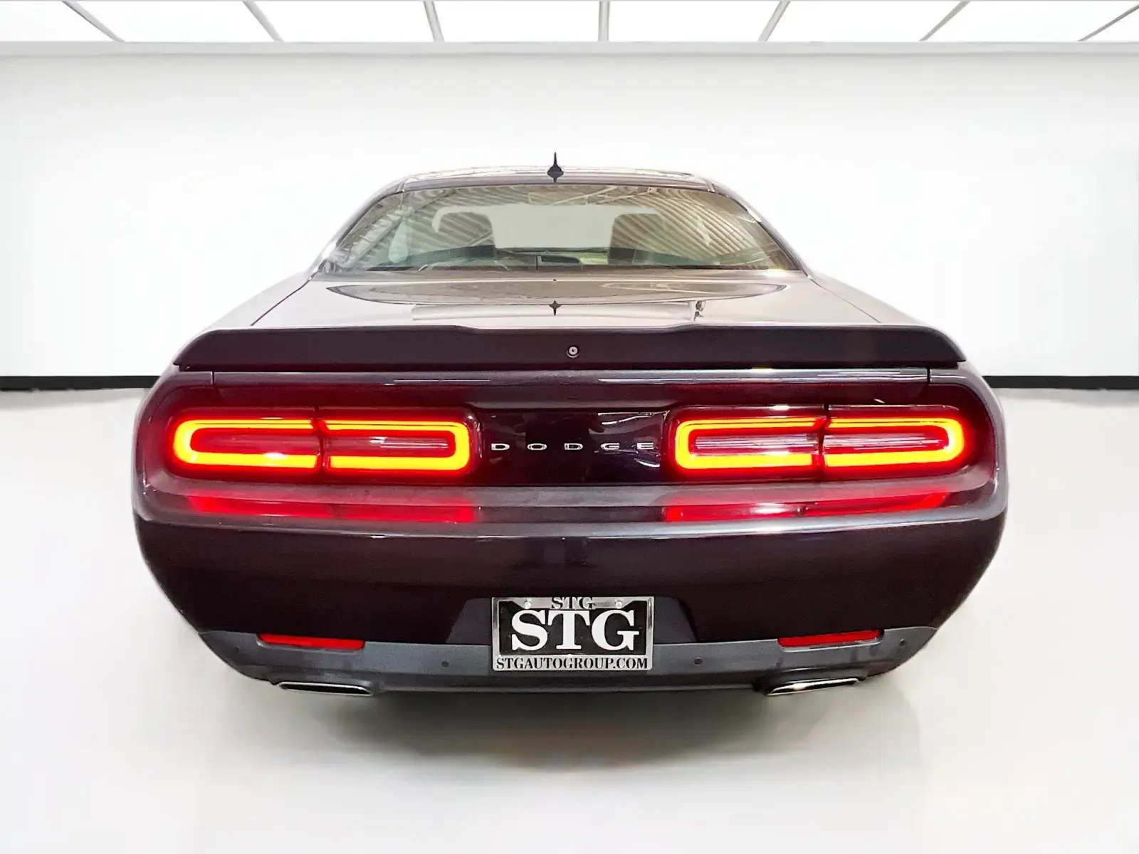 2018 Dodge Challenger SXT Plus photo 5