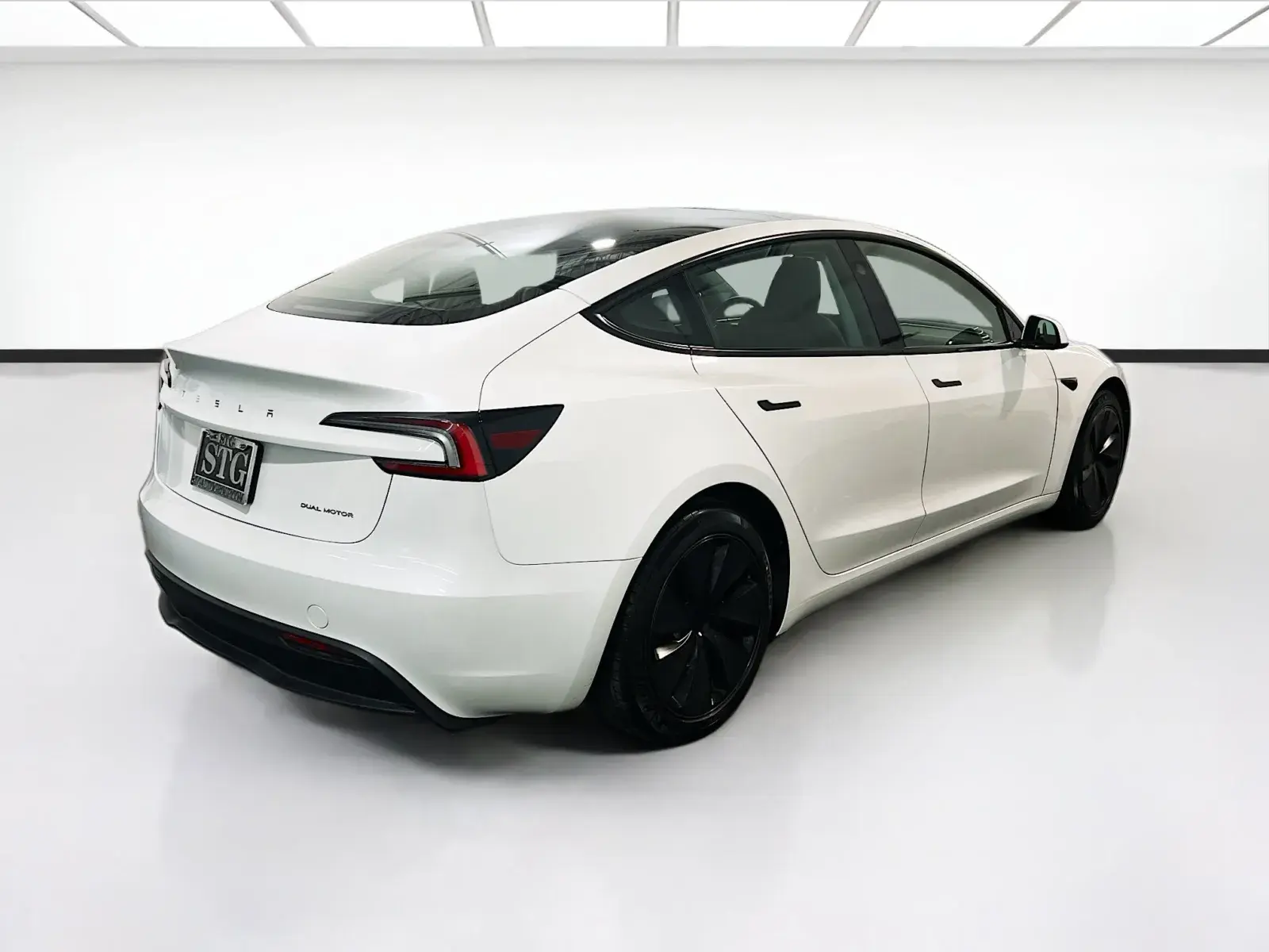 2024 Tesla Model 3 Long Range AWD photo 4