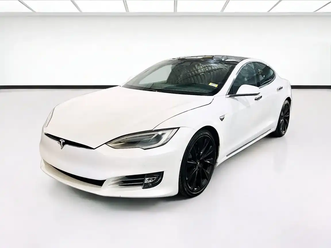 2021 Tesla Model S Long Range Plus's photo