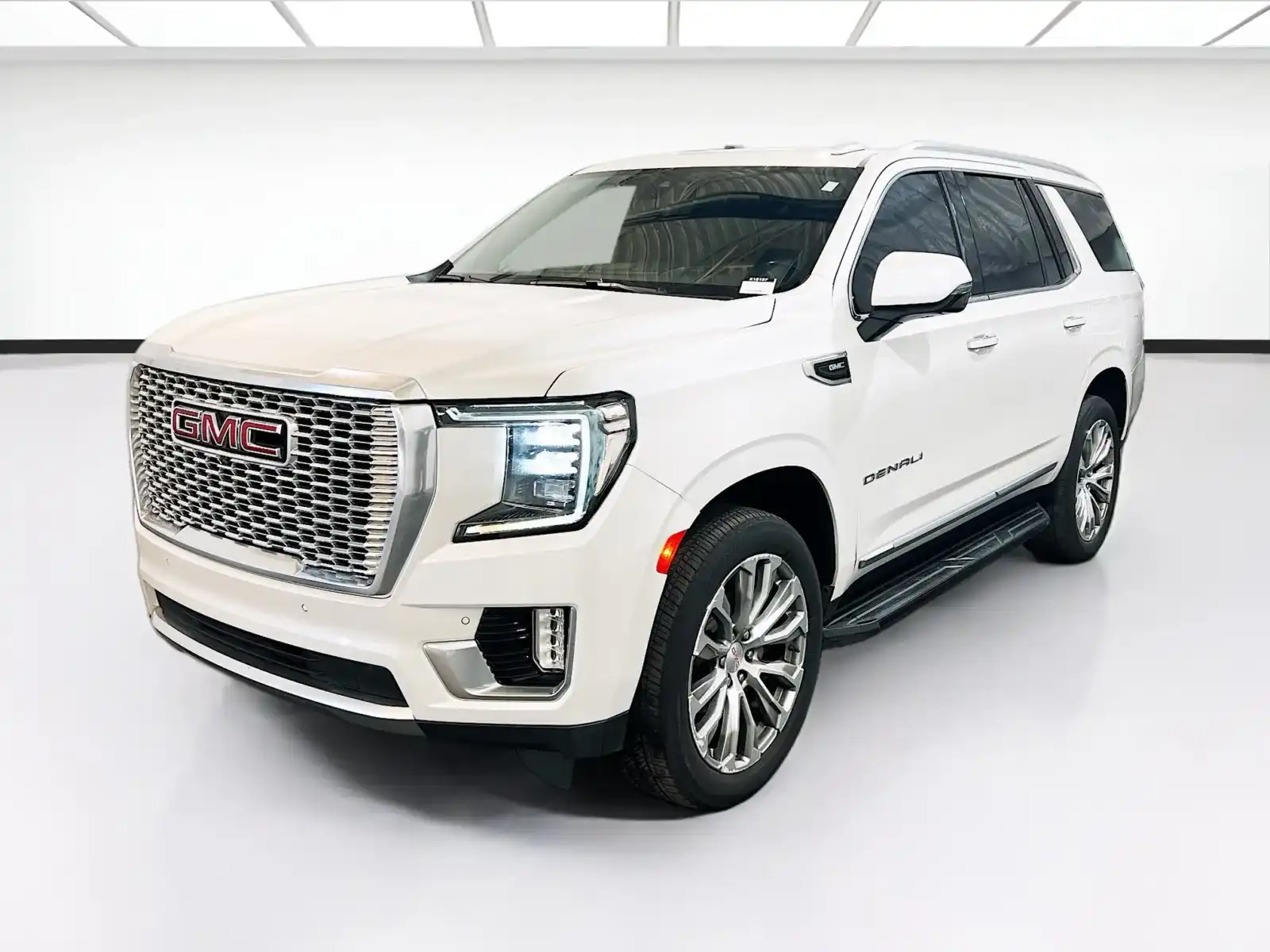 2021 GMC Yukon 4WD Denali's photo