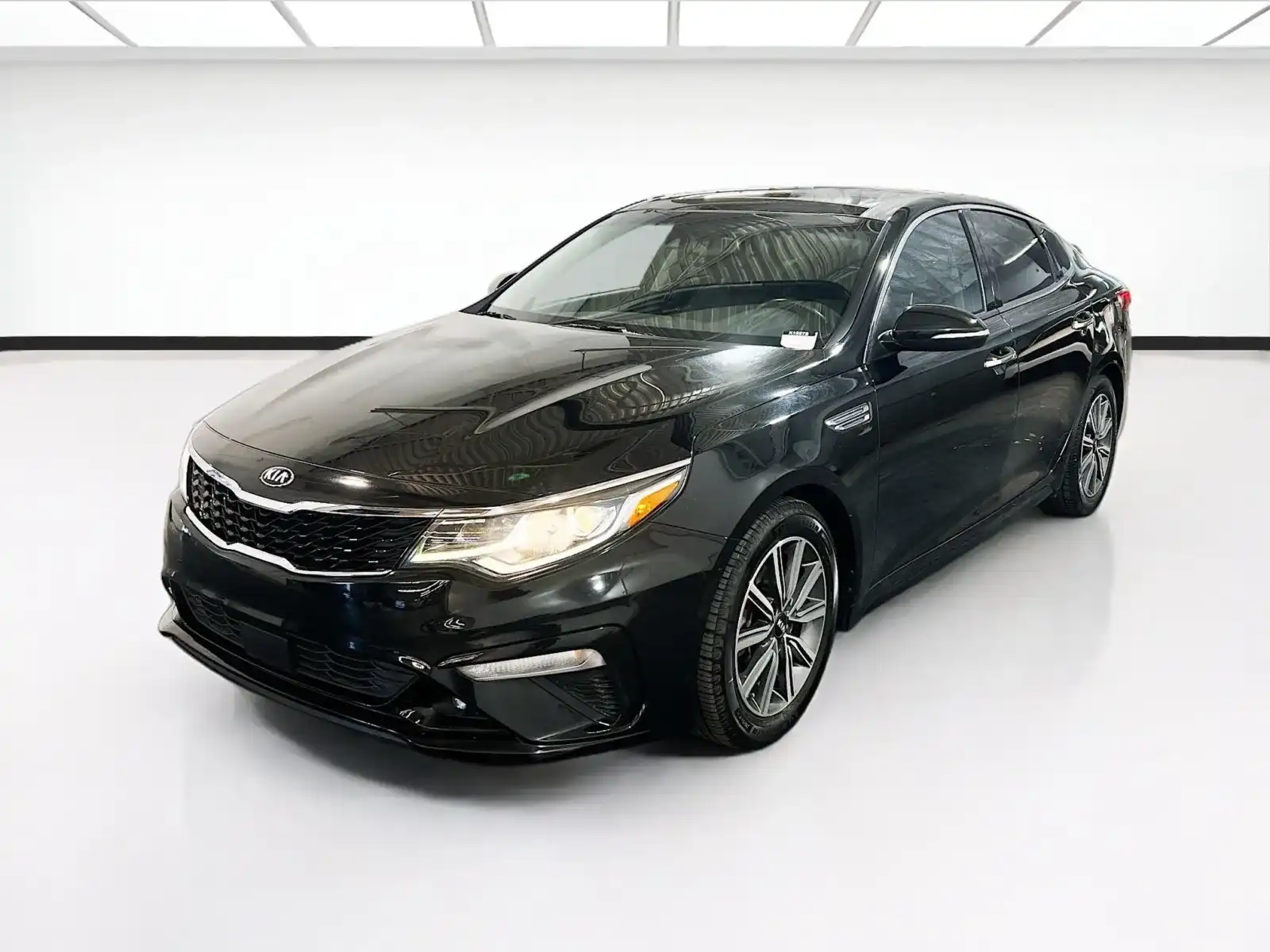 2019 Kia Optima EX AT's photo