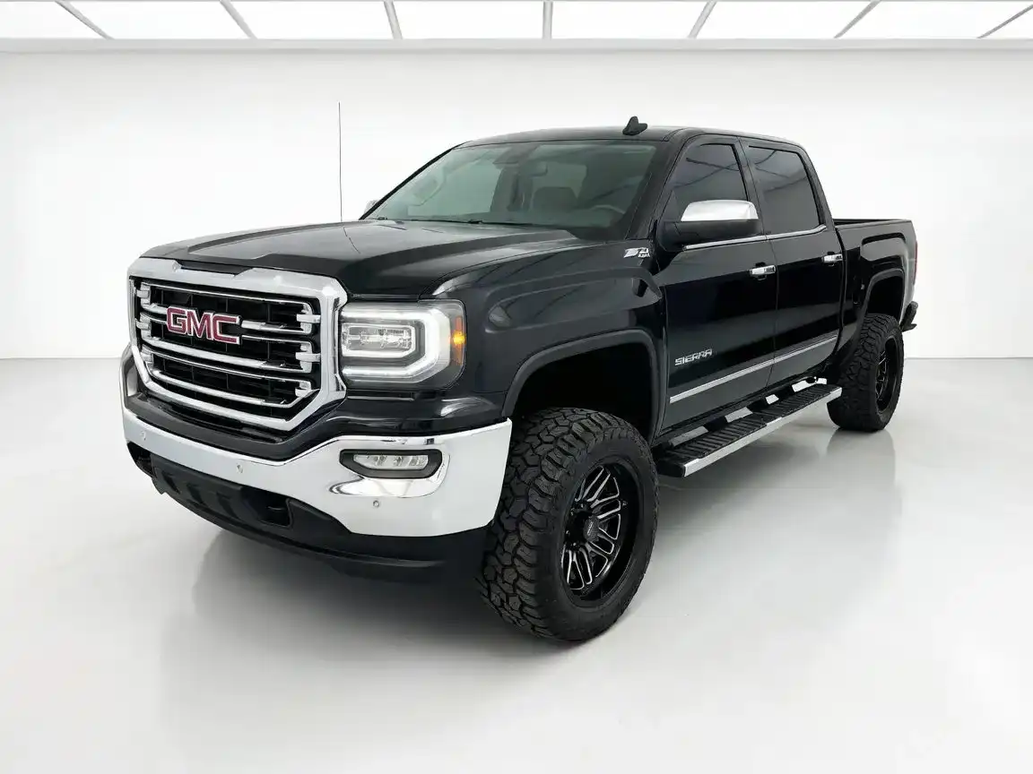 2018 GMC Sierra 4WD Crew Cab Short Box SLT's photo