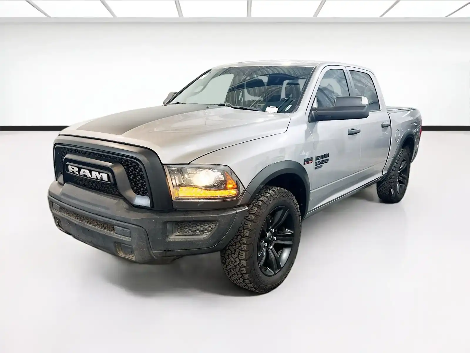 2021 RAM 1500 Classic Warlock 4x4 Crew Cab 5'7's photo