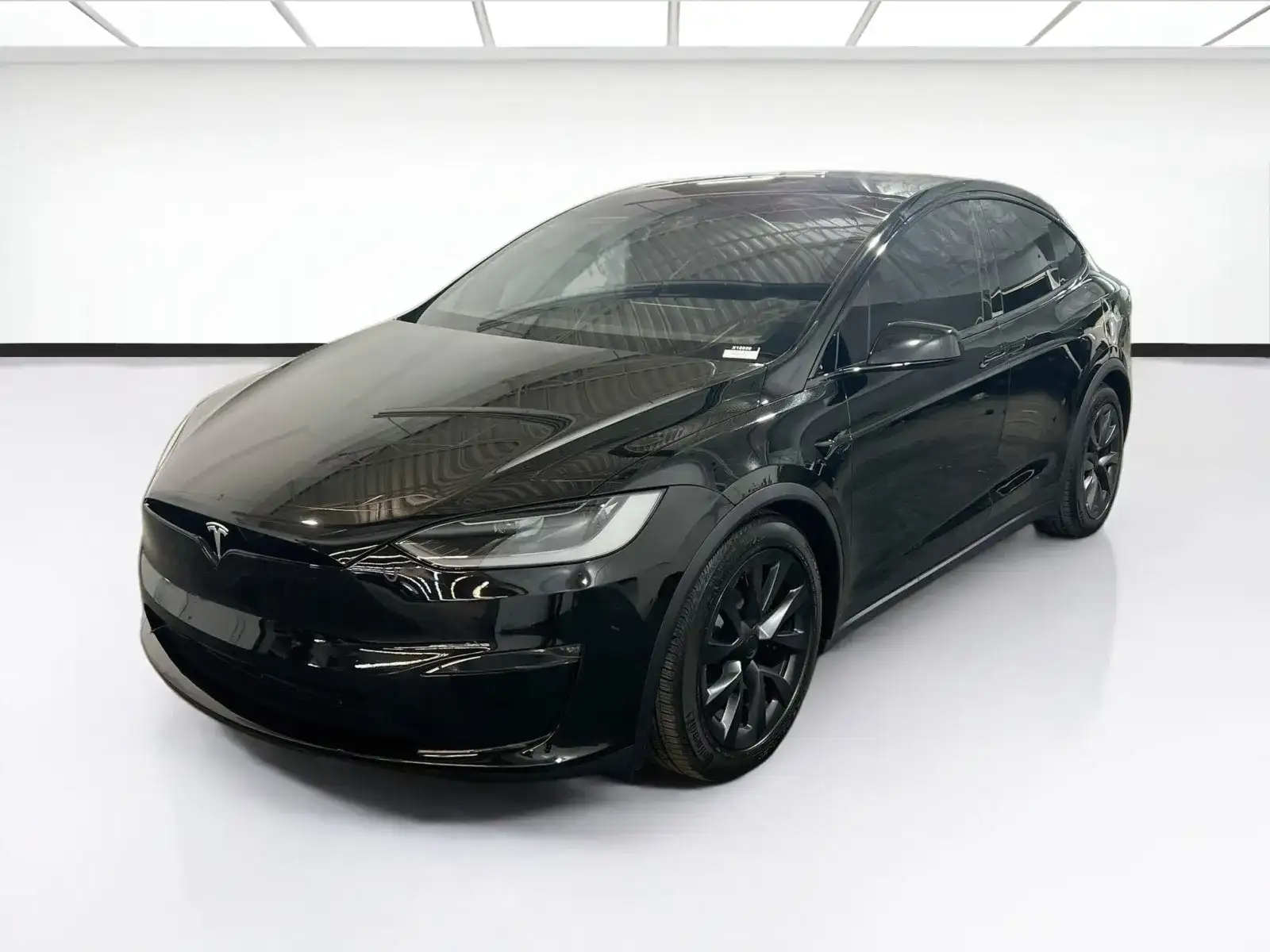 2025 Tesla Model X Long Range's photo