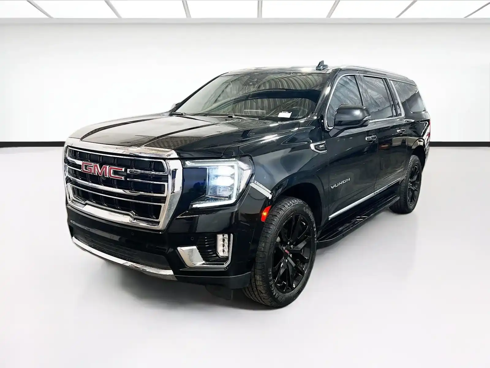 2023 GMC Yukon 4WD SLT's photo