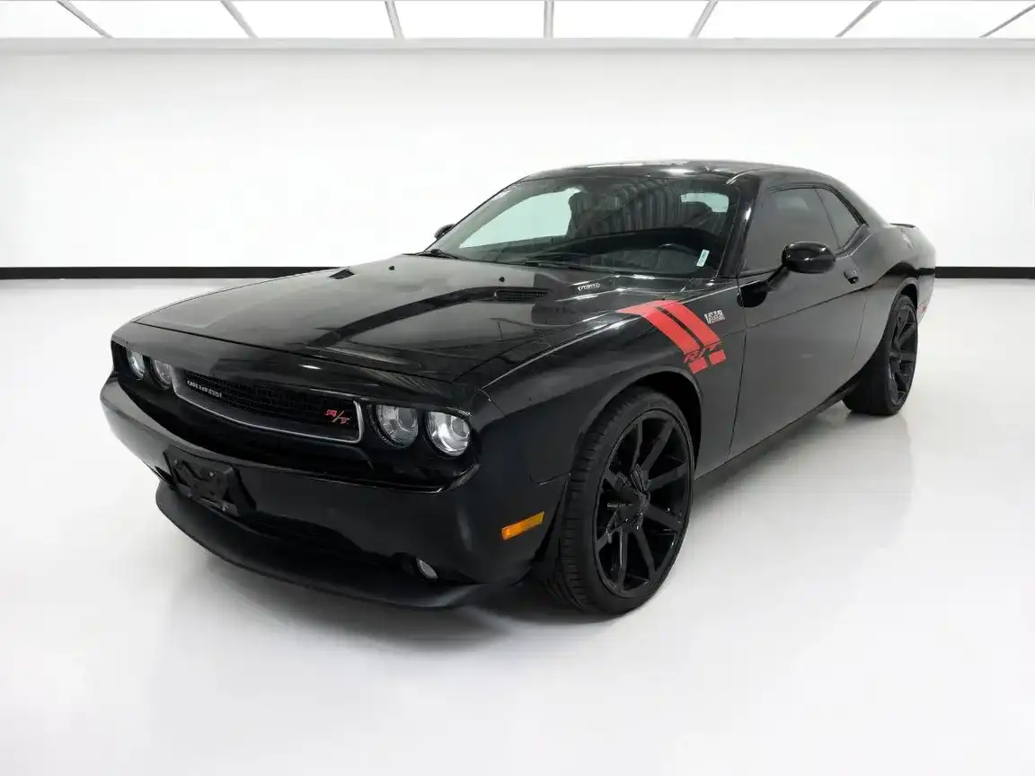 2013 Dodge Challenger R/T's photo