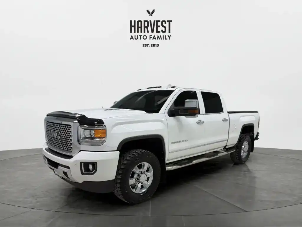 2016 GMC Sierra 4WD Crew Cab Standard Box Denali's photo
