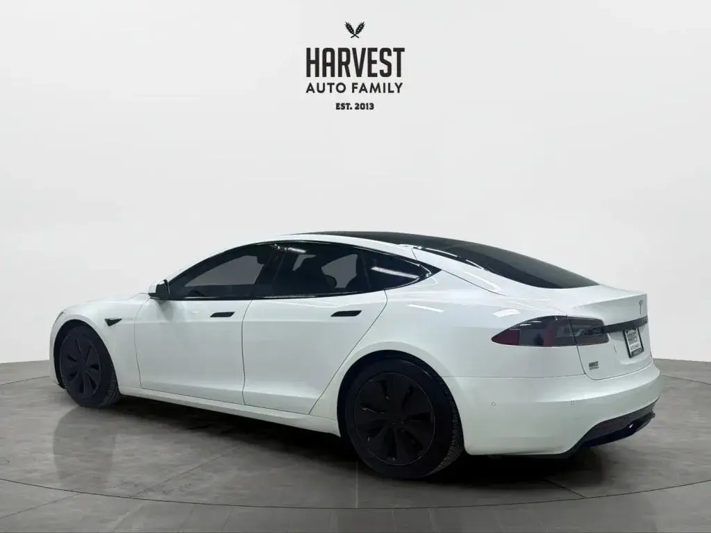2022 Tesla Model S Long Range photo 3