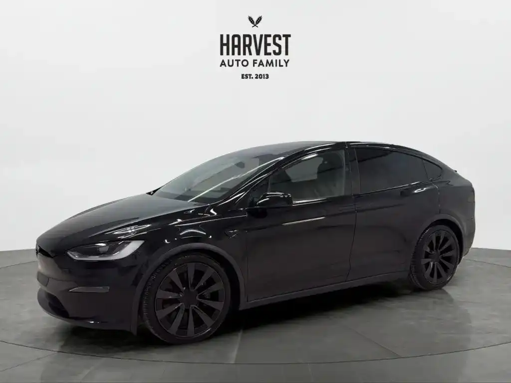 2024 Tesla Model X Long Range's photo