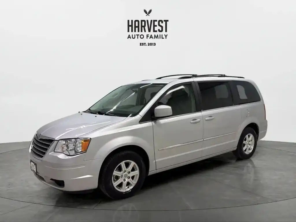 2009 Chrysler Town & Country Touring's photo
