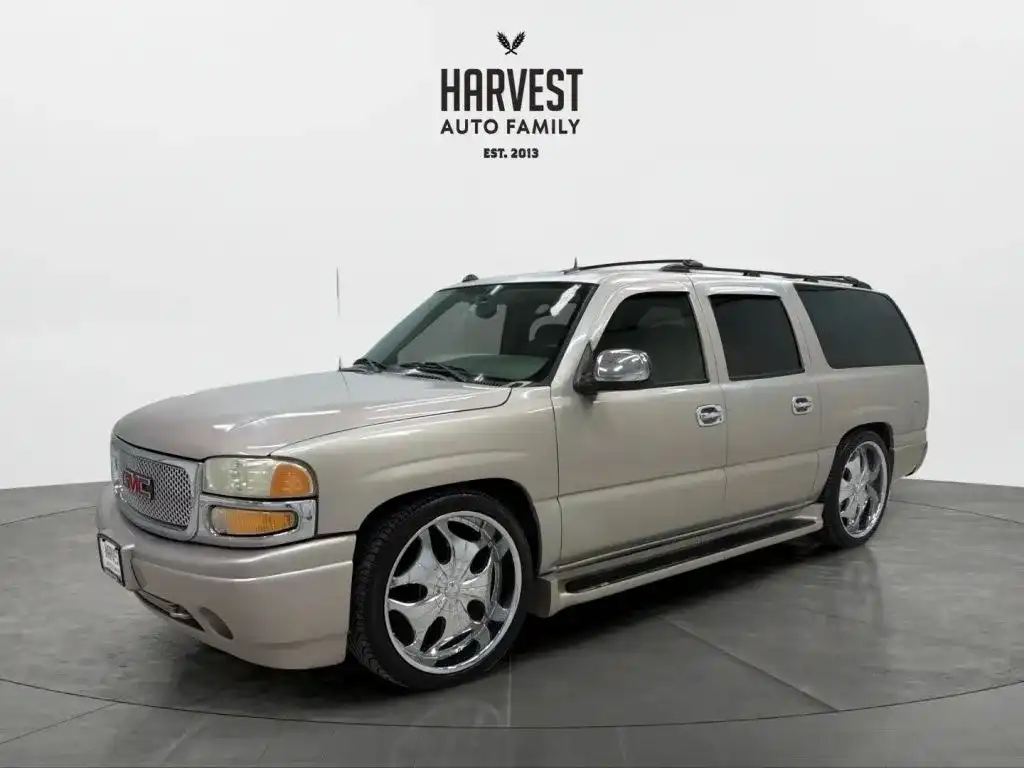 2004 GMC Yukon Denali AWD's photo