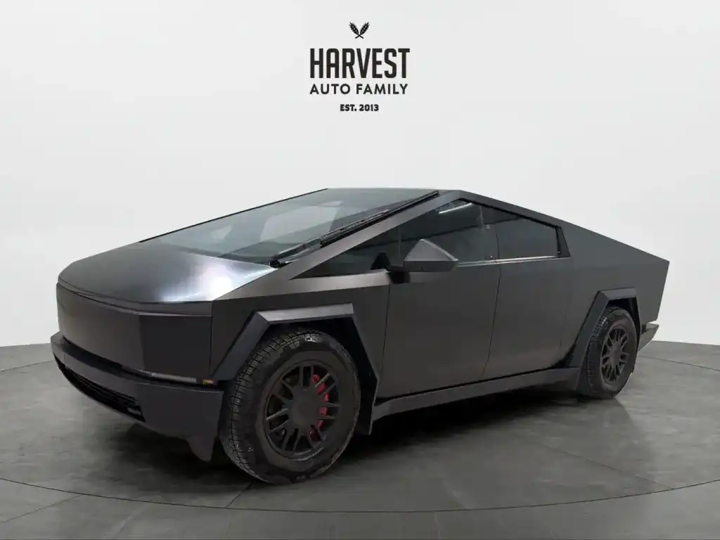 2024 Tesla Cybertruck AWD's photo
