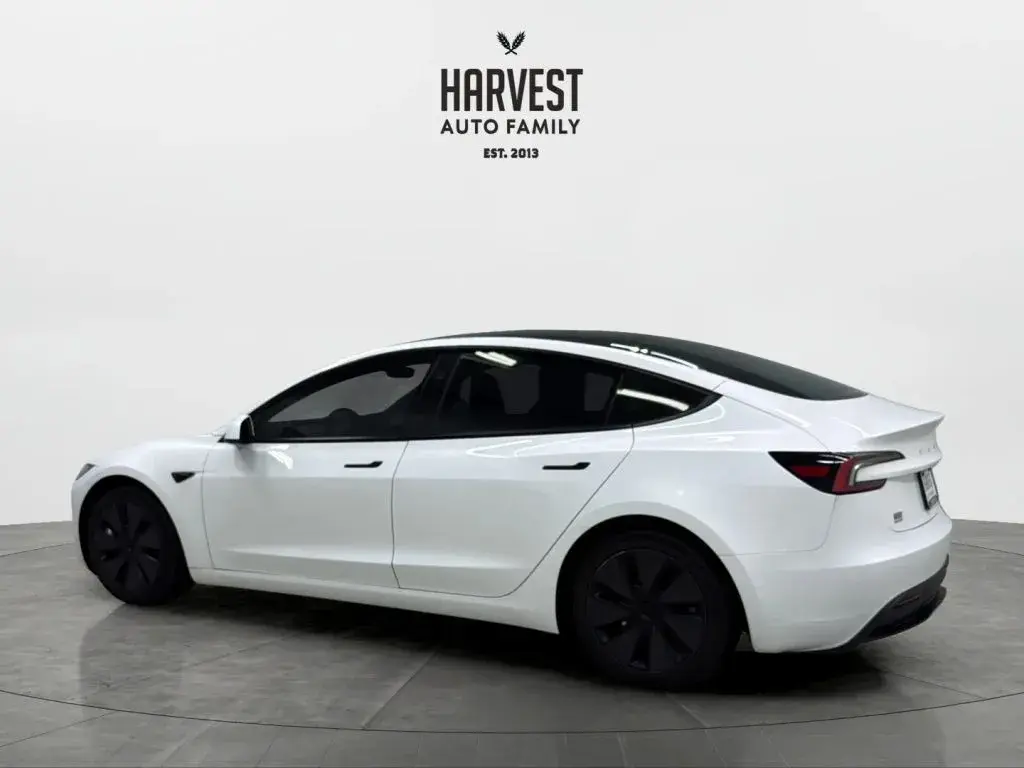2024 Tesla Model 3 Long Range AWD photo 3