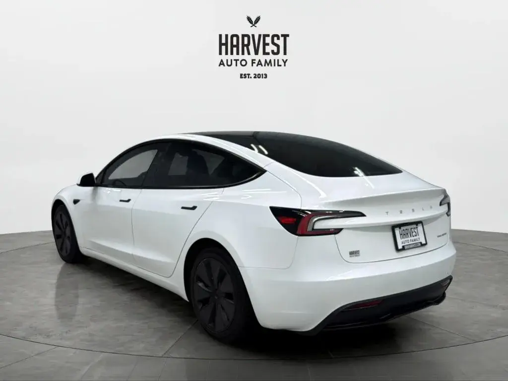 2024 Tesla Model 3 Long Range AWD photo 4