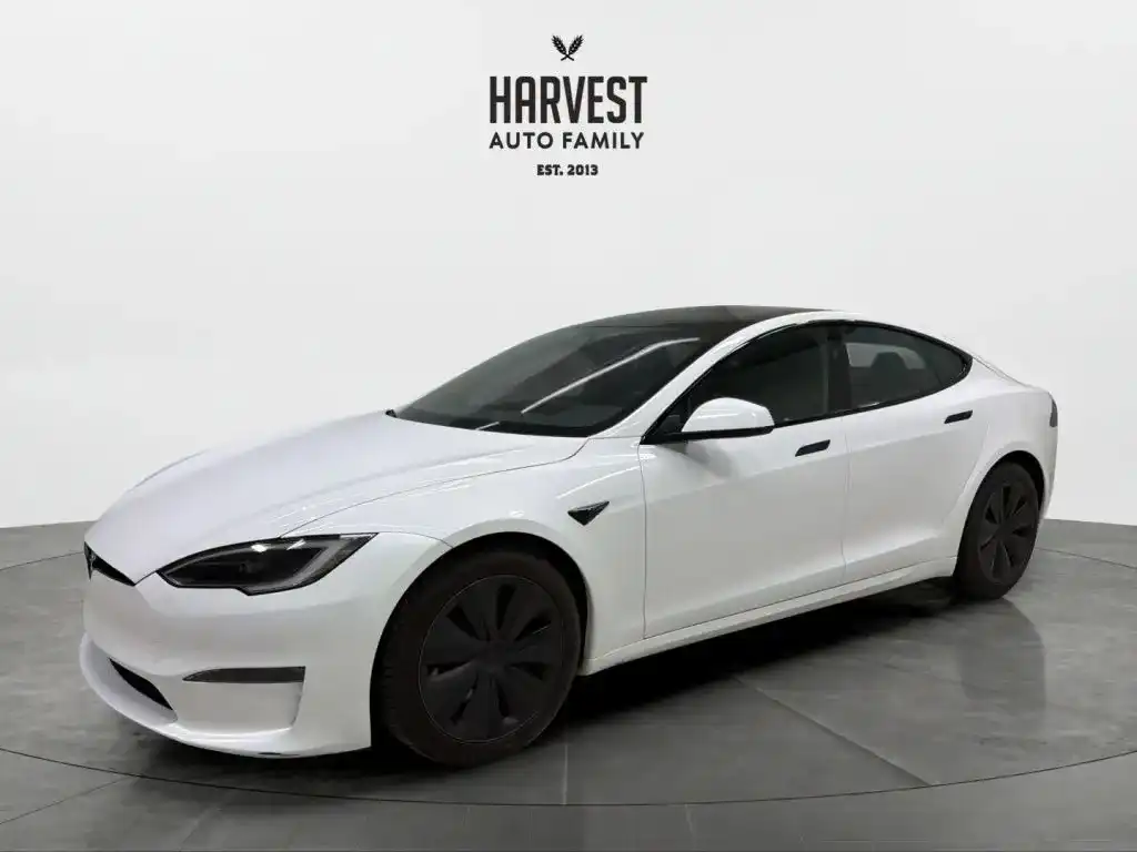 2023 Tesla Model S Base's photo