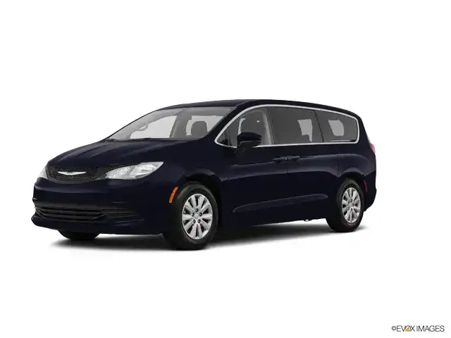 2020 Chrysler Voyager LXI's photo