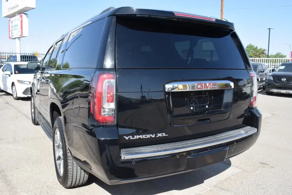 2016 GMC Yukon Denali 2WD photo 5