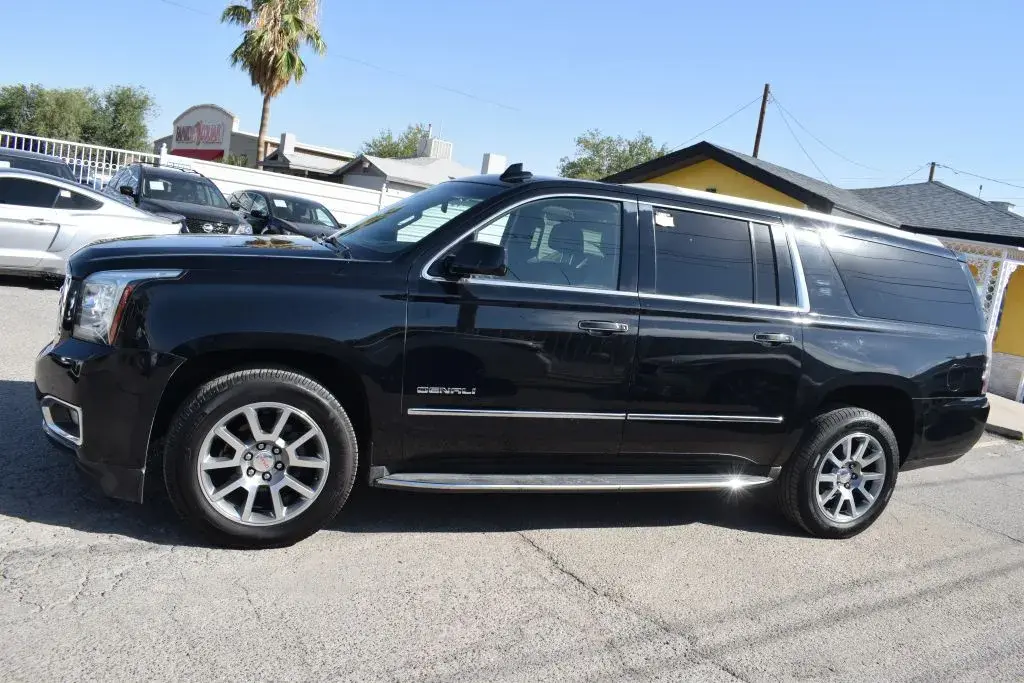 2016 GMC Yukon Denali 2WD photo 4