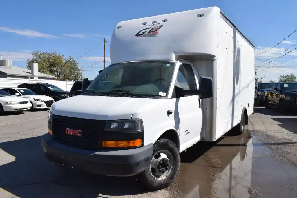 2019 GMC Savana 4500 177 in WB's photo
