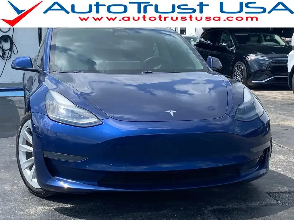 2021 Tesla Model 3 Standard Range Plus photo 1