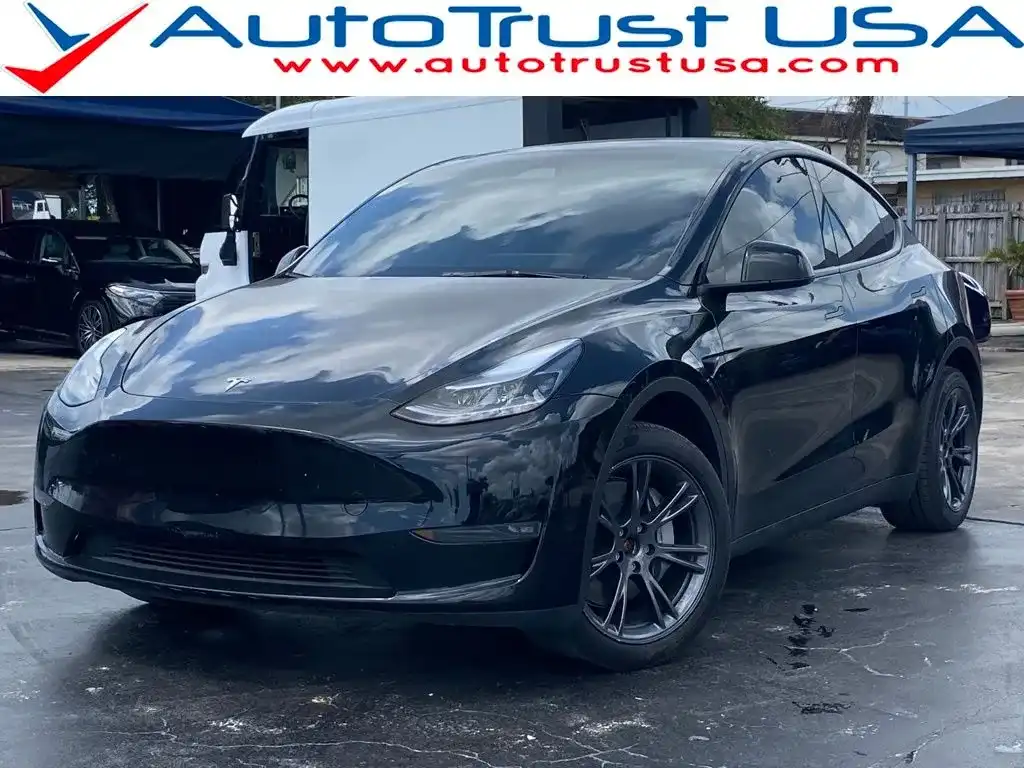 2025 Tesla Model Y Long Range Dual Motor All-Wheel Drive's photo