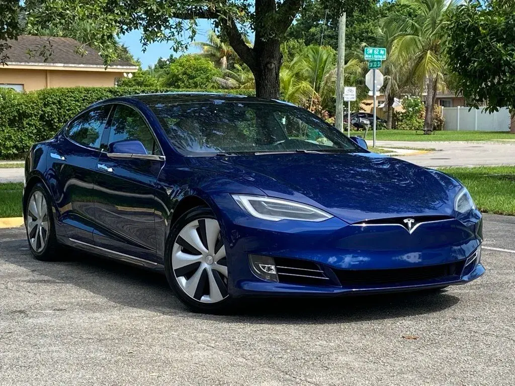2020 Tesla Model S Long Range Plus photo 4