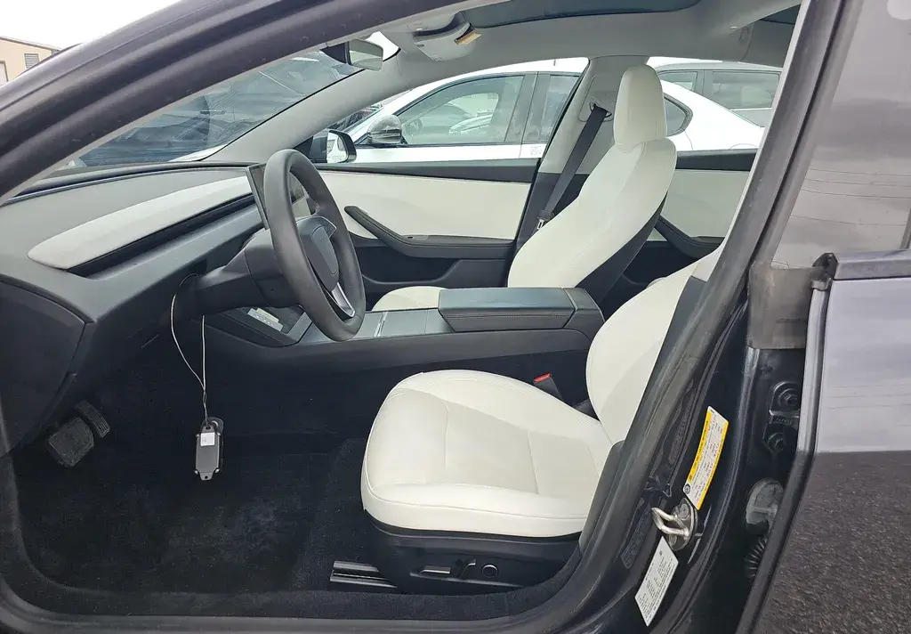 2024 Tesla Model 3 Long Range AWD photo 3