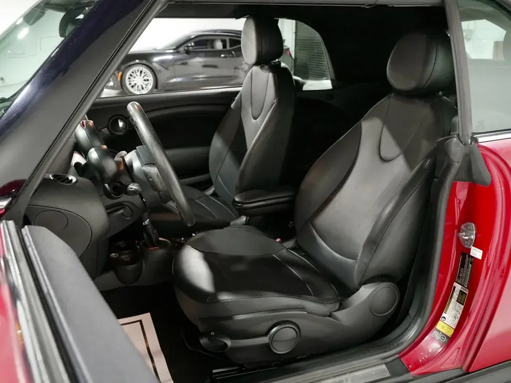 2015 MINI Cooper Base photo 3