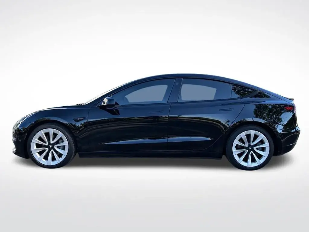 2021 Tesla Model 3 Standard Range Plus photo 3