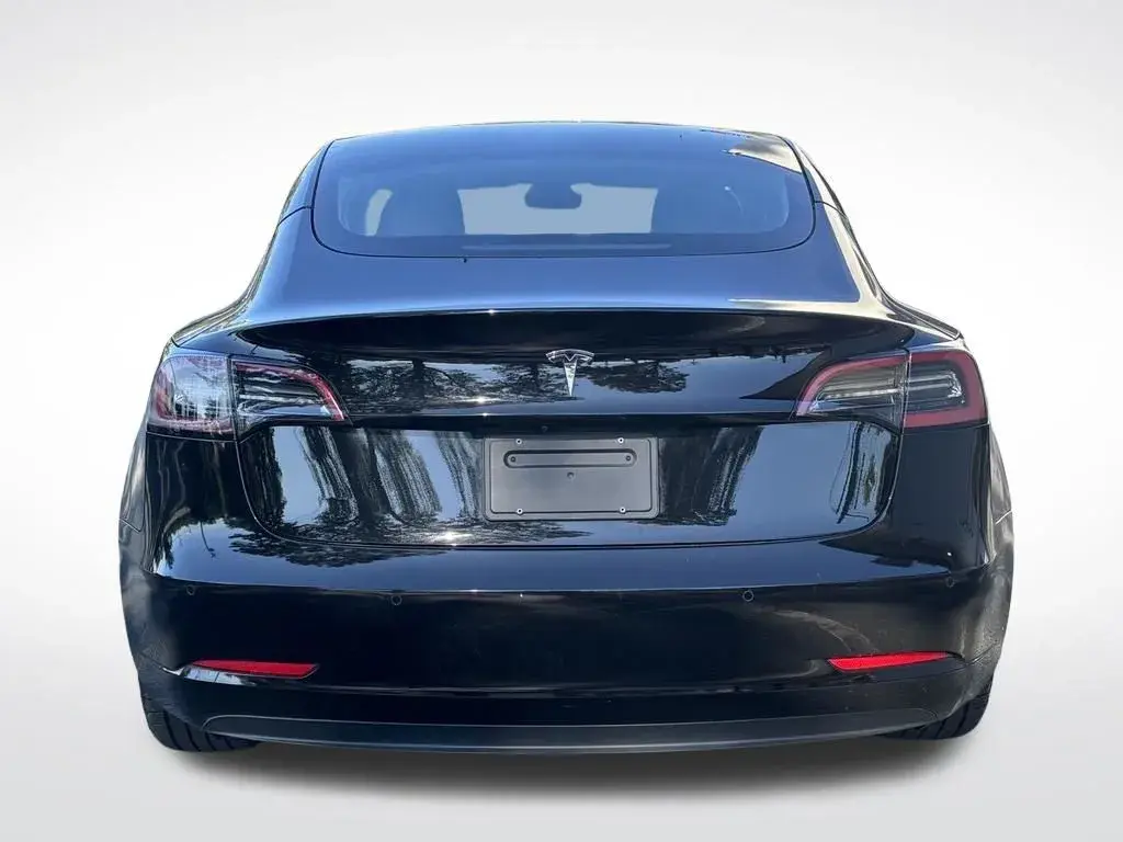 2021 Tesla Model 3 Standard Range Plus photo 5