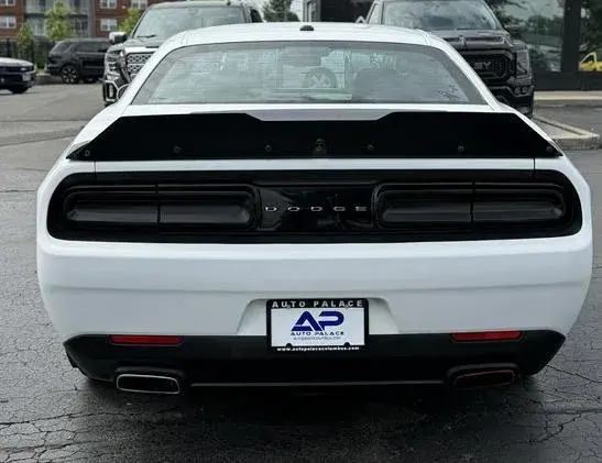 2018 Dodge Challenger SXT photo 5