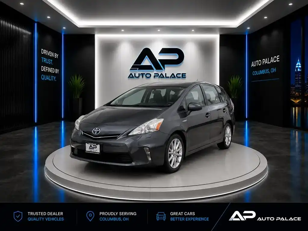 2013 Toyota Prius v Five's photo