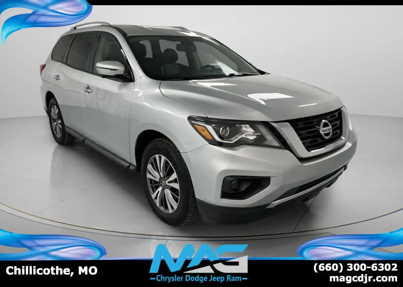 2019 Nissan Pathfinder SL 4WD's photo