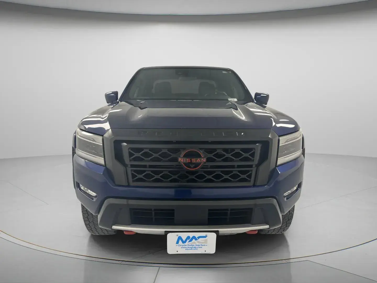 2022 Nissan Frontier PRO-4X Crew Cab 4X4 photo 3