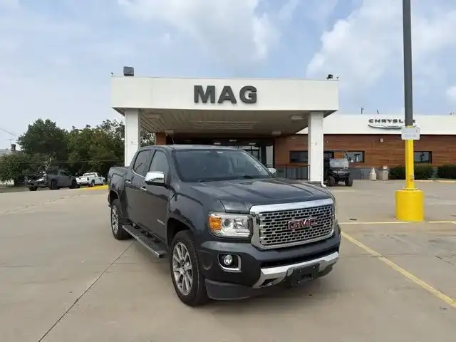 2019 GMC Canyon 4WD Denali Crew Cab Short Box's photo
