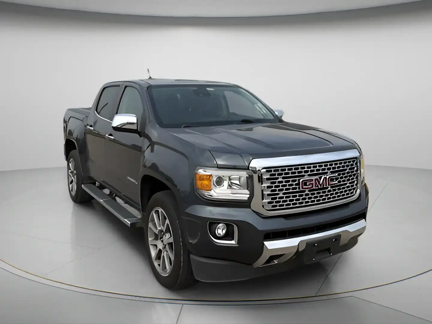 2019 GMC Canyon 4WD Denali Crew Cab Short Box's photo