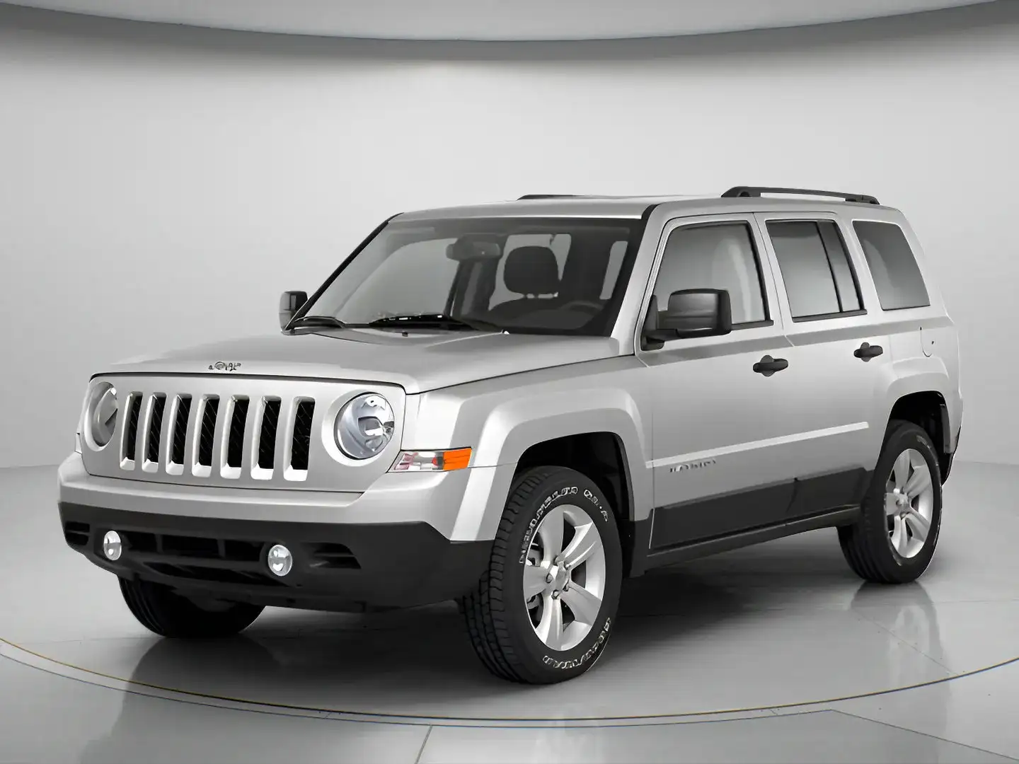2013 Jeep Patriot Latitude's photo
