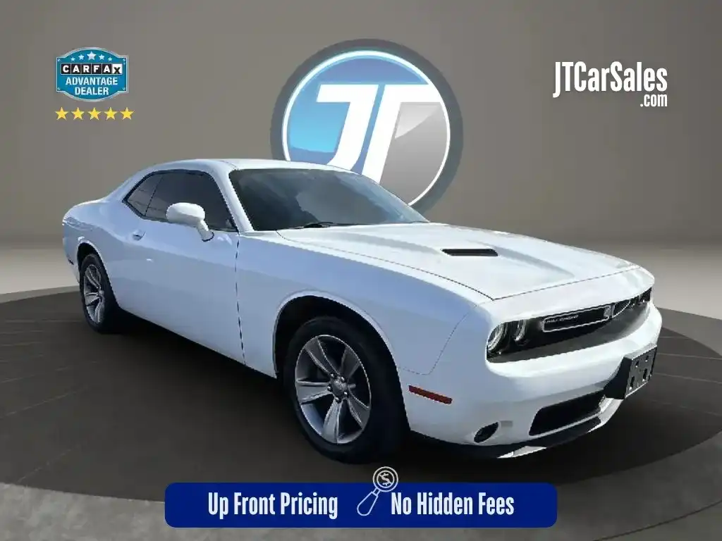 2019 Dodge Challenger SXT Auto's photo