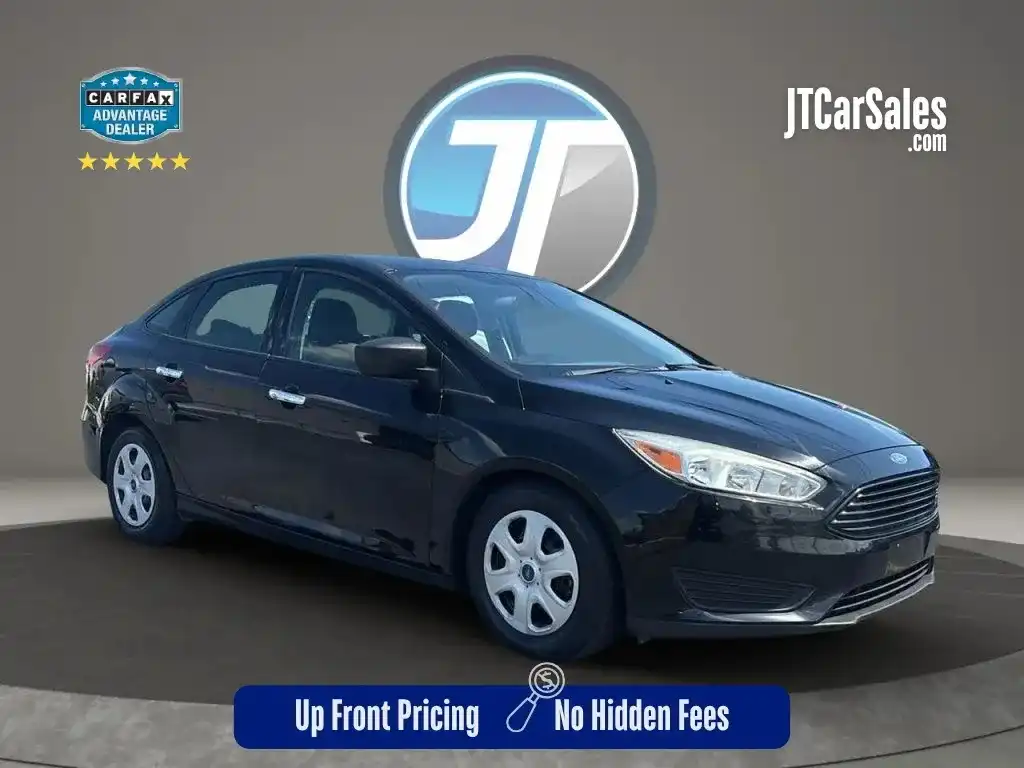2017 Ford Focus Sedan S's photo