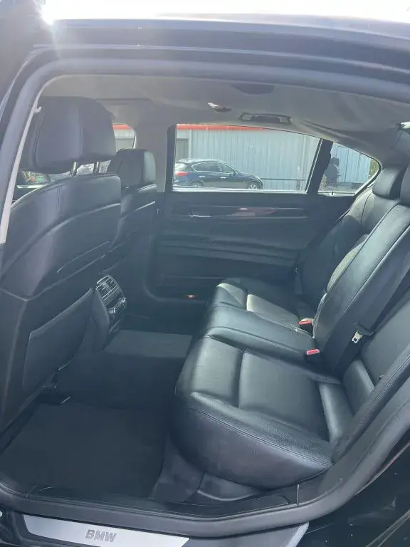 2012 BMW 7 Series 740Li photo 4