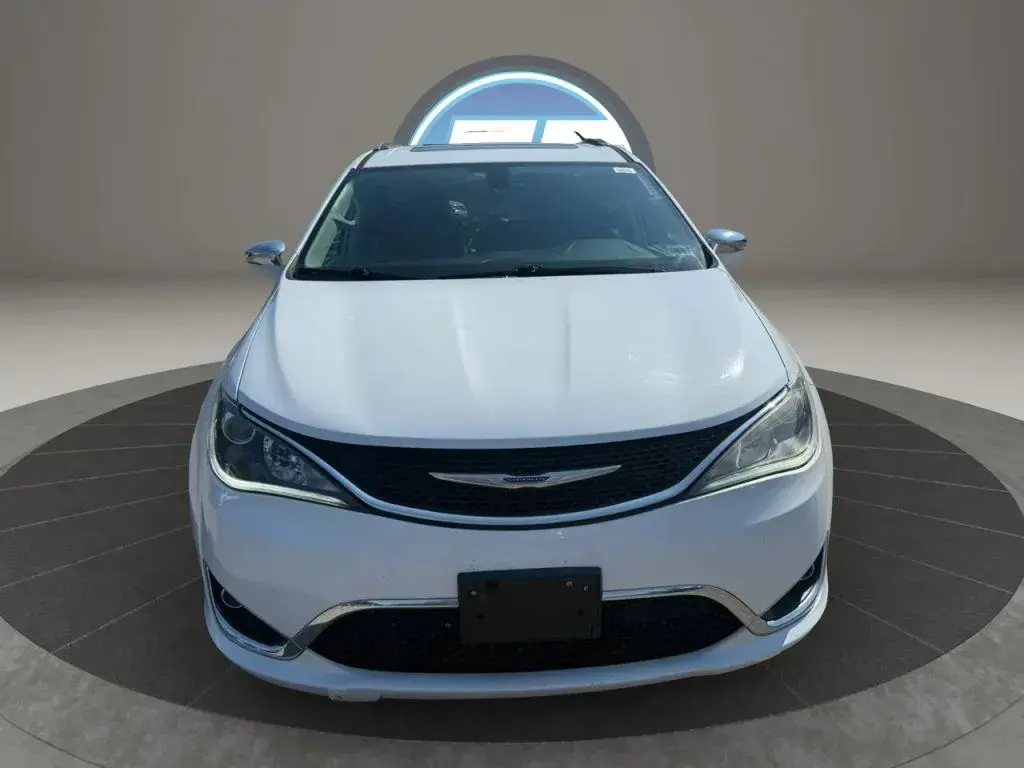 2020 Chrysler Pacifica Limited photo 4