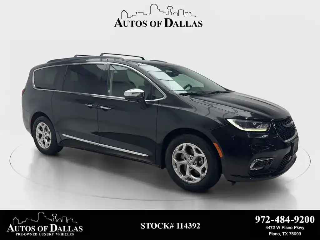 2022 Chrysler Pacifica Limited's photo